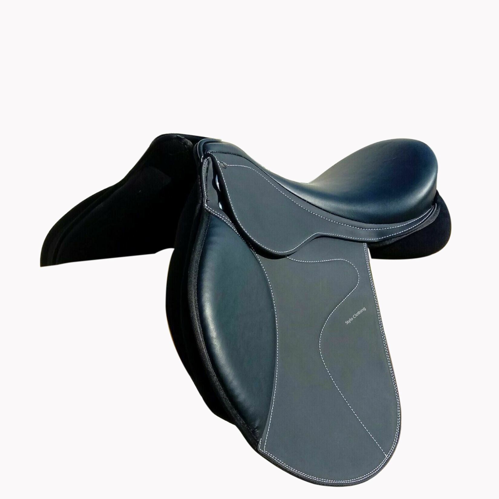 Durable synthetic jumping saddle with plastic tree, offering superior balance and comfort, perfect for custom OEM orders in equestrian gear.
